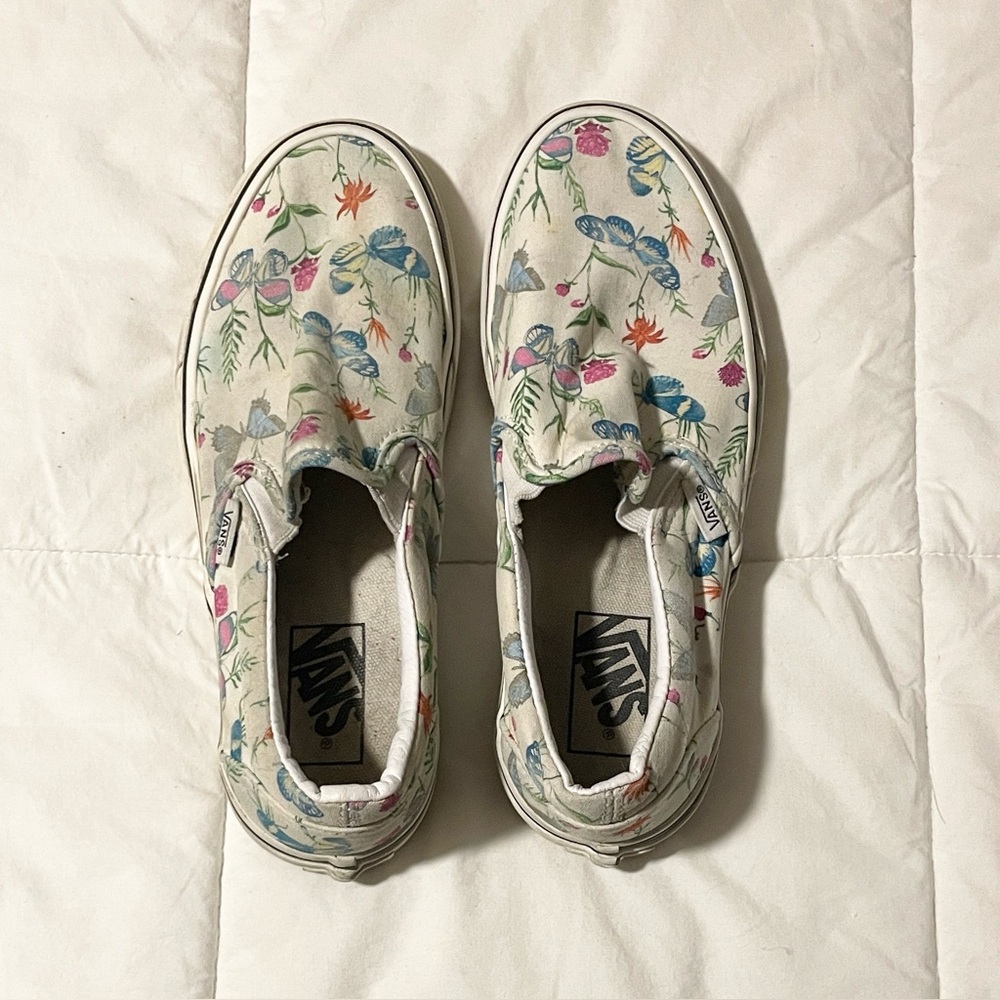 Vans Floral Slip-On Sneakers - Cream and Multicolor  $20 or 2 for $30 💫